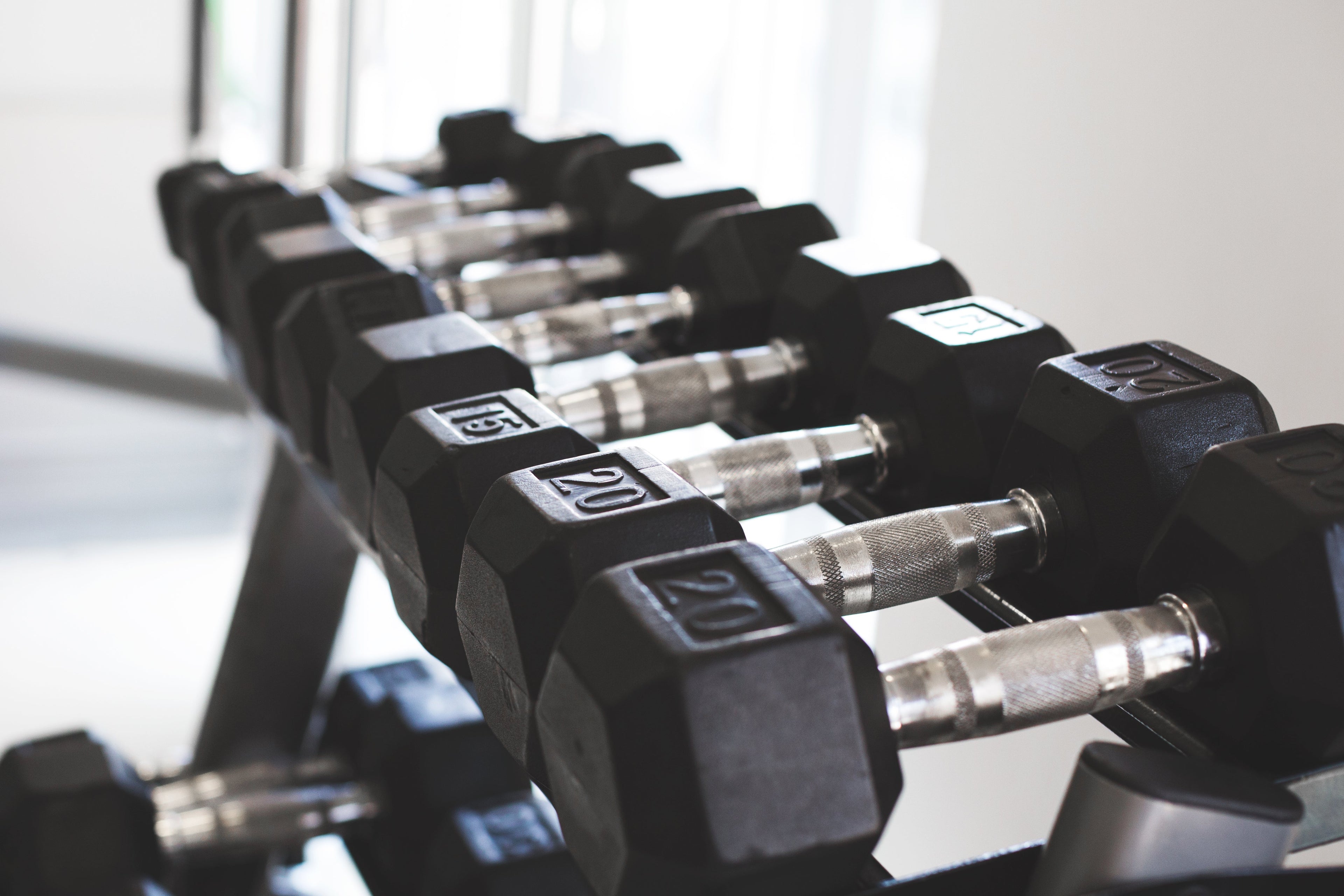 Adjustable dumbbells for home workouts