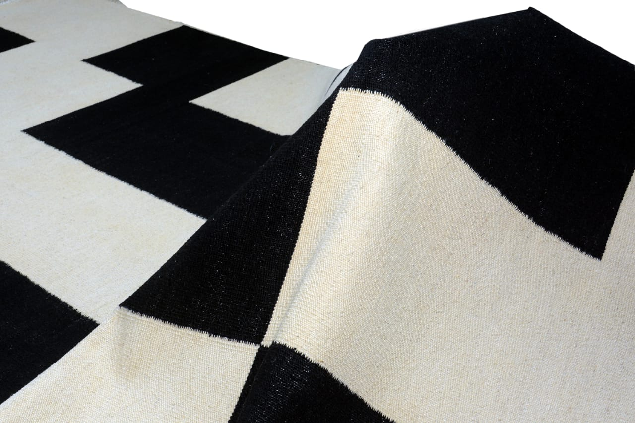 Handmade Black and White Kilim Rug | Woolen Carpet | Fybernots