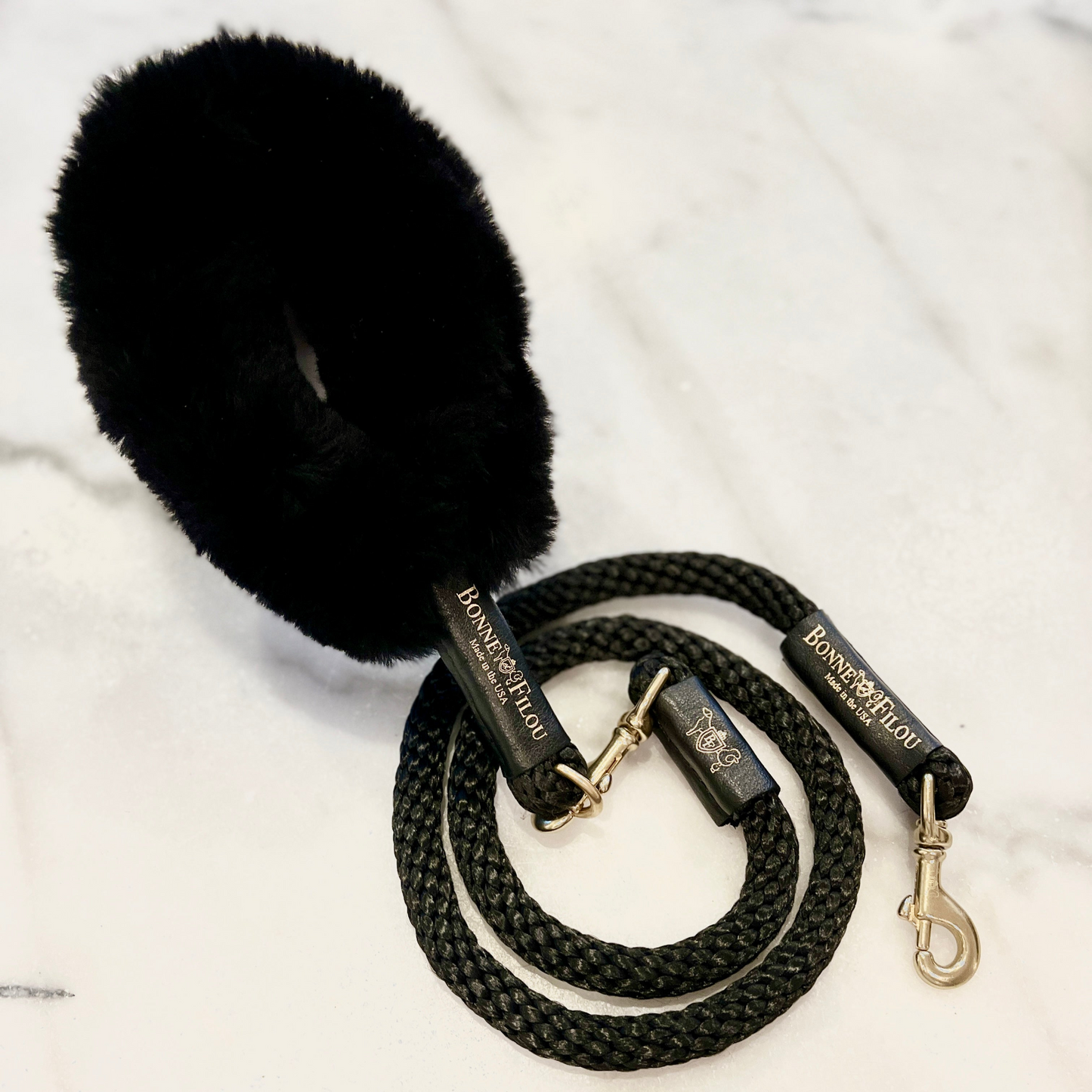 Bundle Shearling Fur Grip + Rope Leash for Dogs - Chic and Functional Dog Walking Accessory