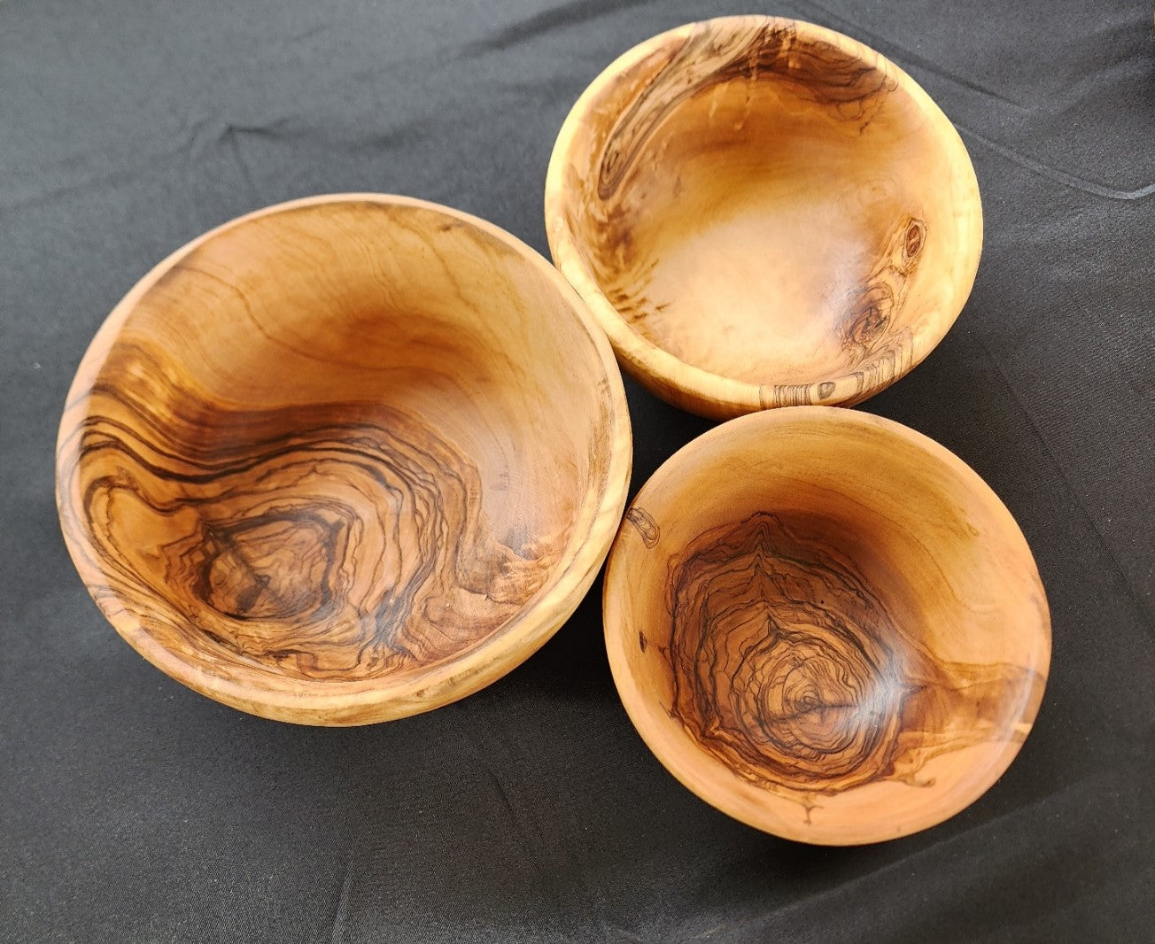 OLIVIKO 100% Handmade Olive Wood Kit - Set of 3 Bowls: Salad Bowl, Snack Bowl - Sizes 12cm, 14cm, and 16cm