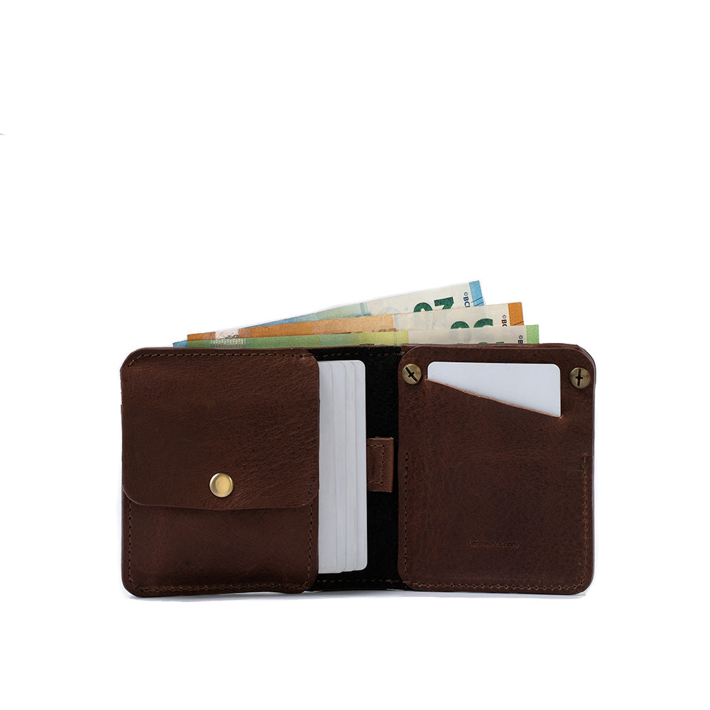 AirTag Billfold Wallet with Large Coin Pouch - Stylish and Practical