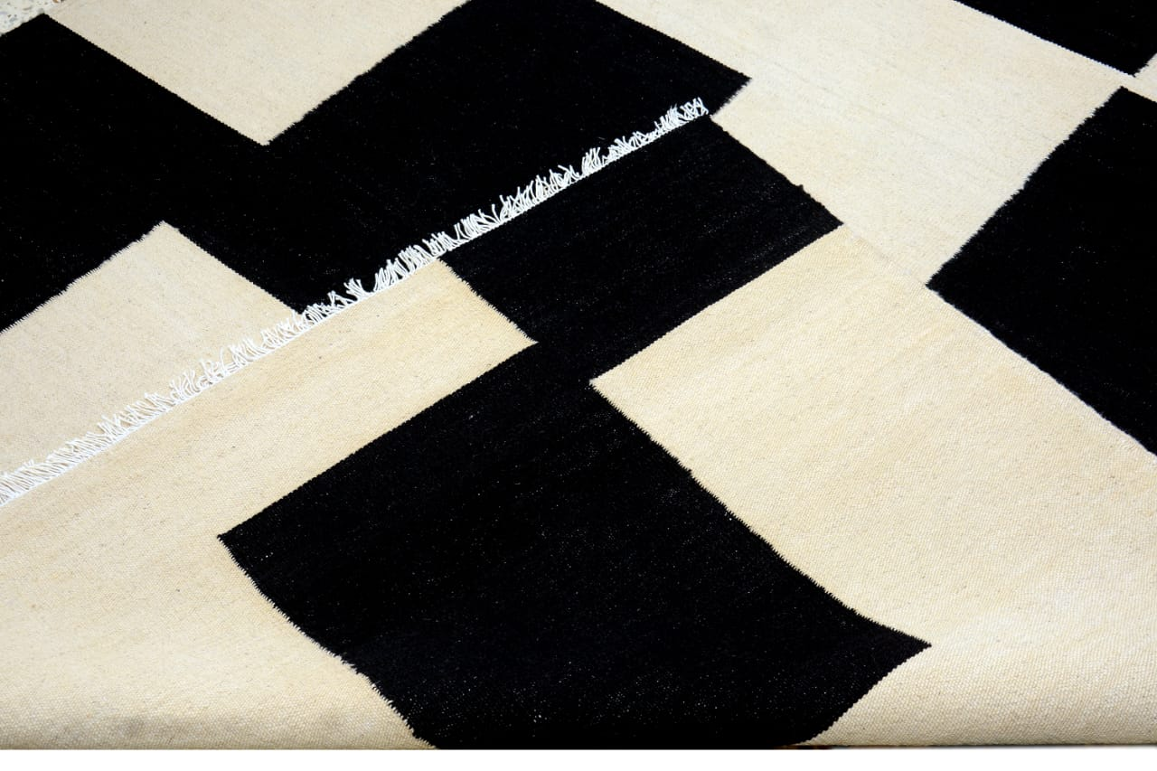 Handmade Black and White Kilim Rug | Woolen Carpet | Fybernots