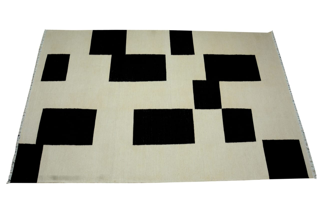 Handmade Black and White Kilim Rug | Woolen Carpet | Fybernots