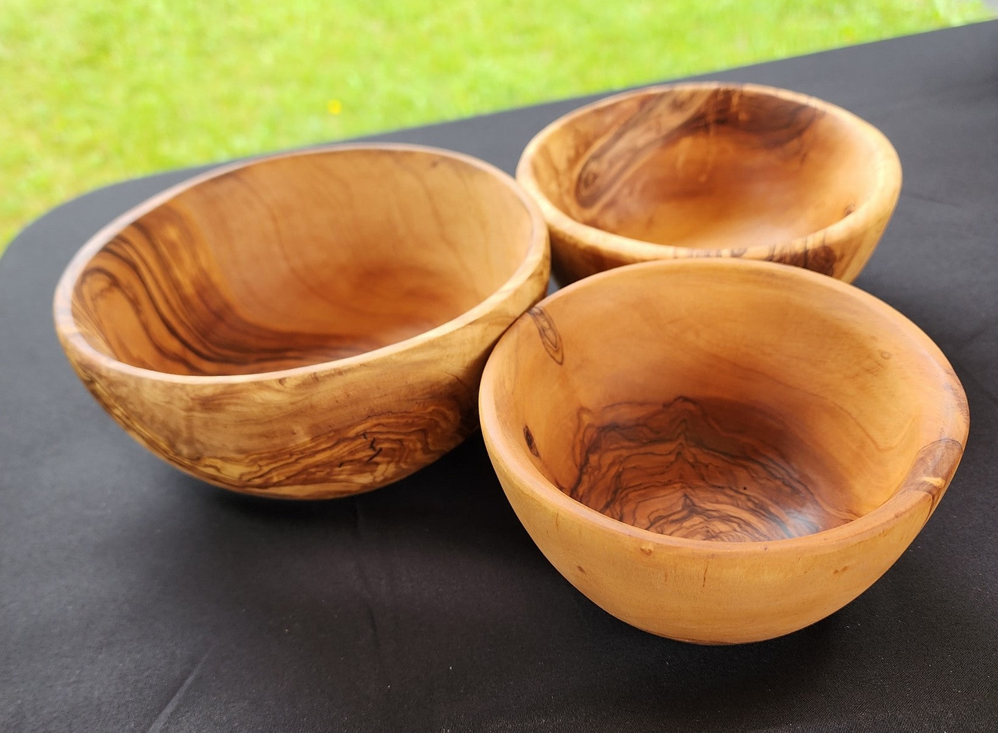 OLIVIKO 100% Handmade Olive Wood Kit - Set of 3 Bowls: Salad Bowl, Snack Bowl - Sizes 12cm, 14cm, and 16cm